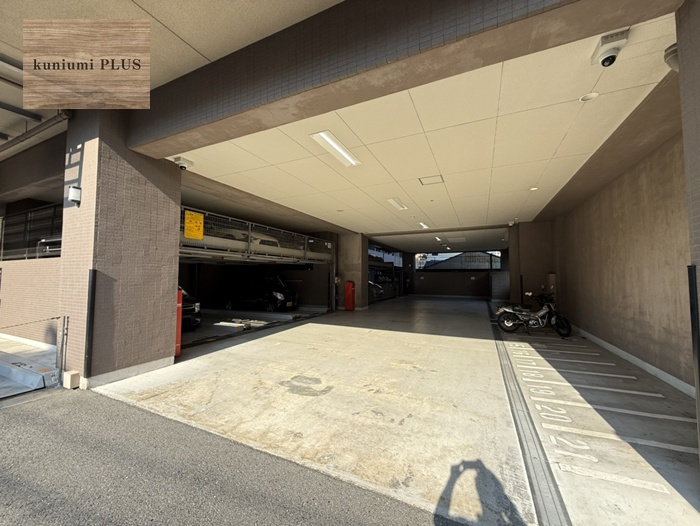 クレアガーデン鴻池の駐車場