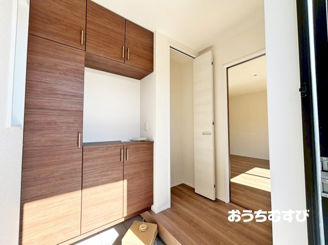 春日井市町屋町(全3棟)の玄関