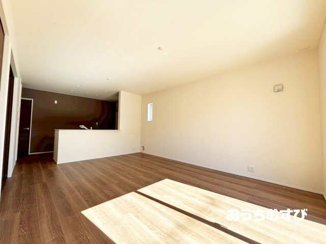 春日井市町屋町(全3棟)の居間・リビング