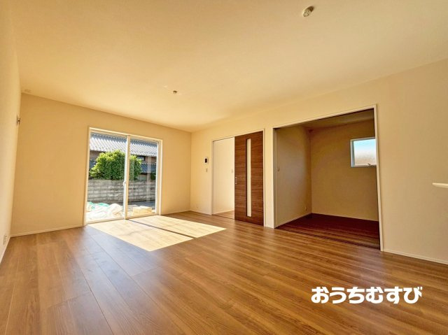 春日井市町屋町(全3棟)の居間・リビング