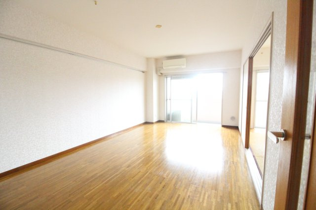 バードタウン7番館の寝室|※別号室の参考写真です。