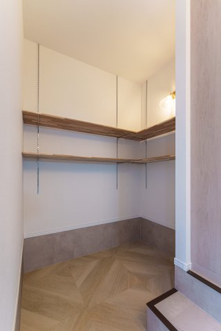 城山台1丁目戸建の収納|土間収納