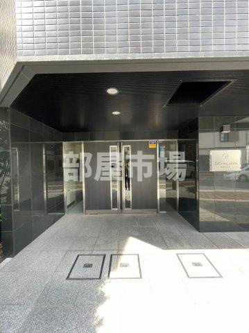 ライズングプレイス浅草四番館のエントランス