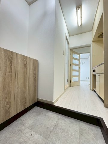 シティライフ灘４３の玄関