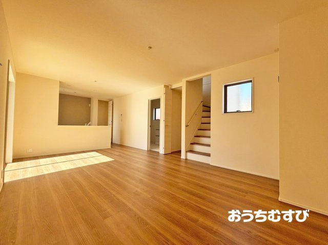 春日井市町屋町(全3棟)の居間・リビング