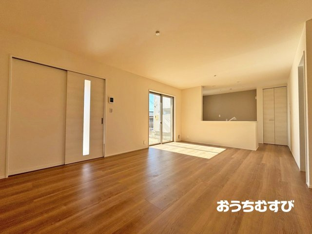 春日井市町屋町(全3棟)の居間・リビング