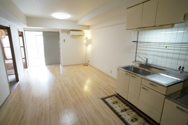 エーデル音羽の居間・リビング