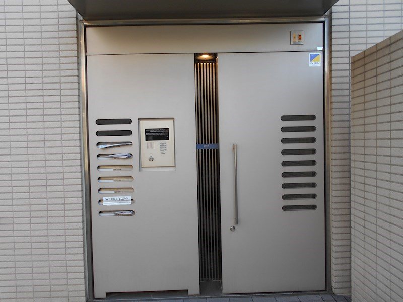 パークホームズ覚王山WESTのエントランス