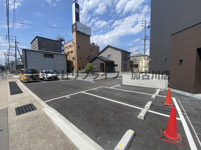 アプローズ加古川の駐車場