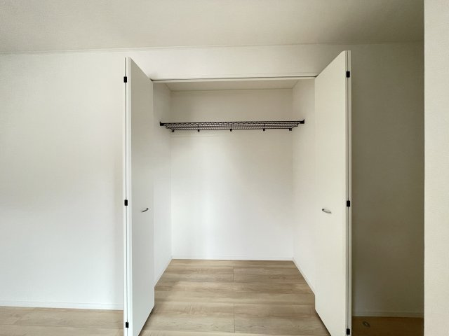 クレイドルガーデン八戸市江陽第8　2号棟の収納