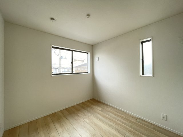 クレイドルガーデン八戸市江陽第8　2号棟の洋室