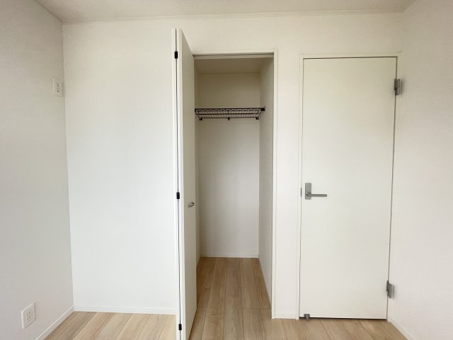 クレイドルガーデン八戸市江陽第8　2号棟の収納