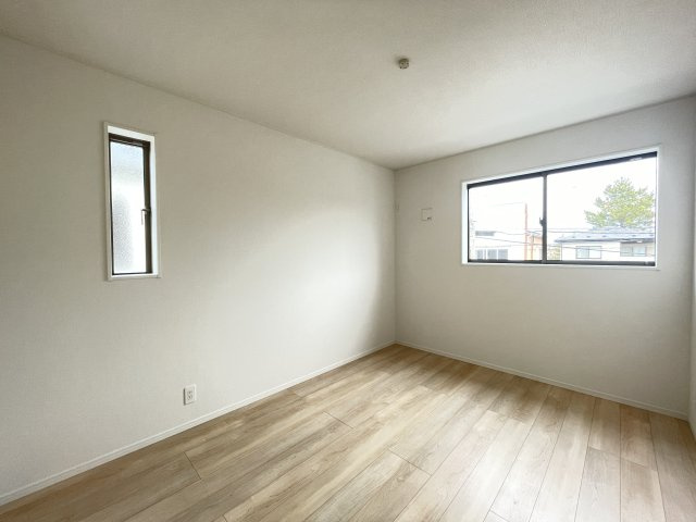 クレイドルガーデン八戸市江陽第8　2号棟の洋室