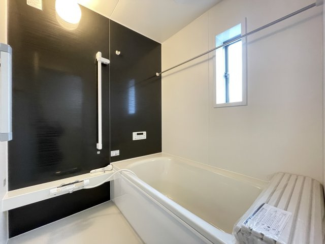 クレイドルガーデン八戸市江陽第8　2号棟の浴室