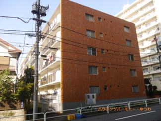 【外観】 | 茶を基調とした外観のうえ、レンガ造りを思わせる優しい感じです。