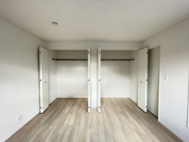 クレイドルガーデン八戸市江陽第8　3号棟の収納