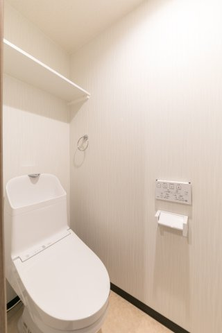 グラン・レガロ丹波橋のトイレ|ウォシュレット付トイレです。