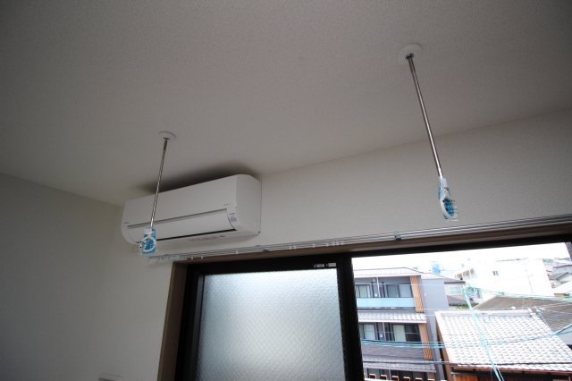 グラン・レガロ丹波橋の設備|室内に物干し竿フックあります！