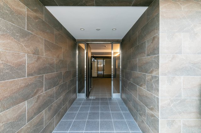 グラン・レガロ丹波橋のエントランス