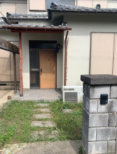 奈良市二名3丁目貸家のエントランス