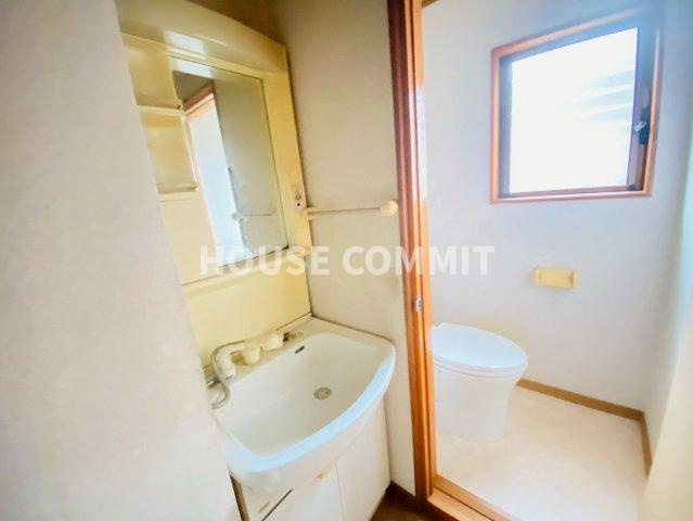 南平台　中古戸建の独立洗面台