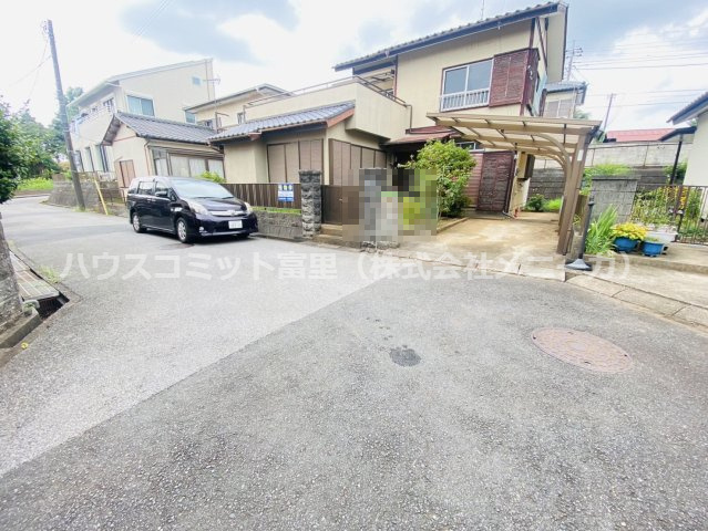 南平台　中古戸建の前面道路含む現地写真