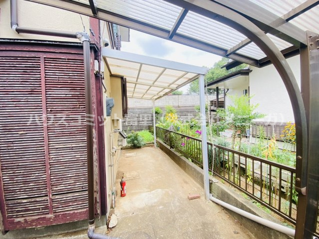 南平台　中古戸建の駐車場