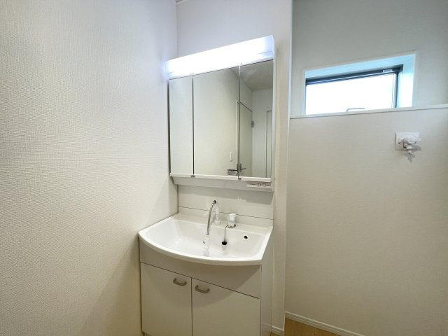クレイドルガーデン八戸市江陽第8　4号棟の独立洗面台