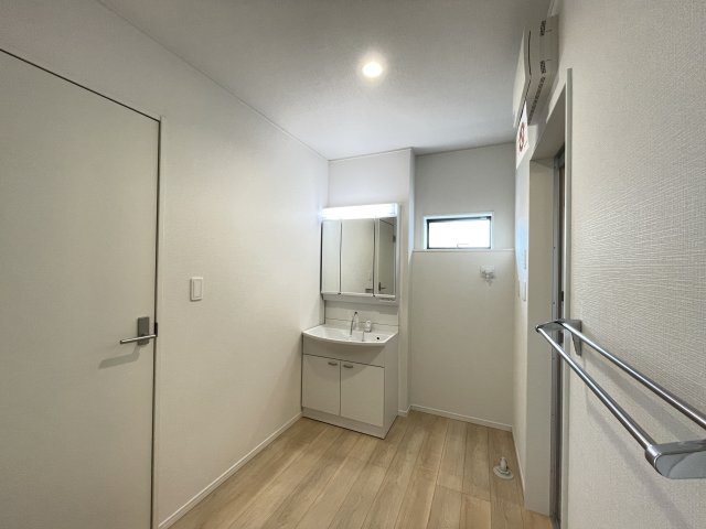 クレイドルガーデン八戸市江陽第8　4号棟の独立洗面台