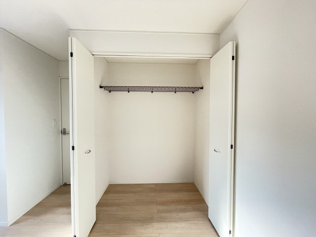 クレイドルガーデン八戸市江陽第8　4号棟の収納