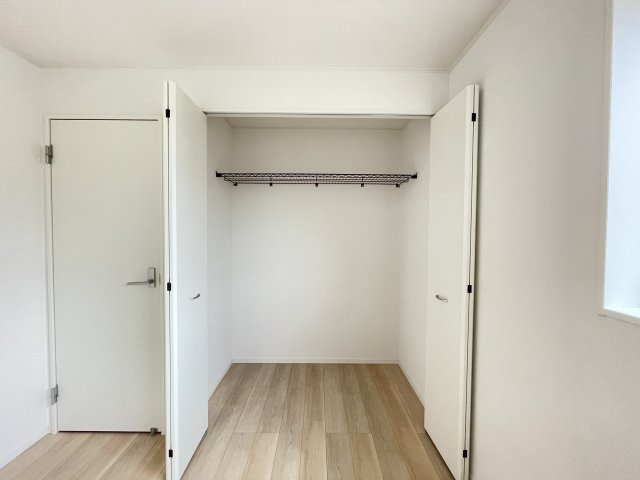 クレイドルガーデン八戸市江陽第8　4号棟の収納