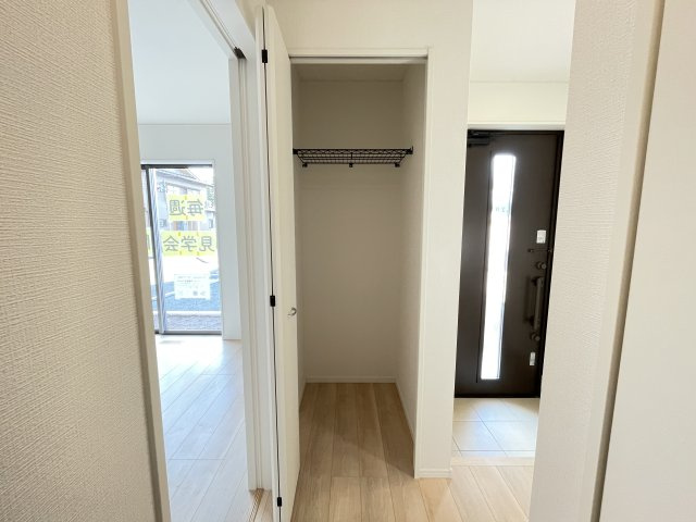 クレイドルガーデン八戸市江陽第8　4号棟の収納