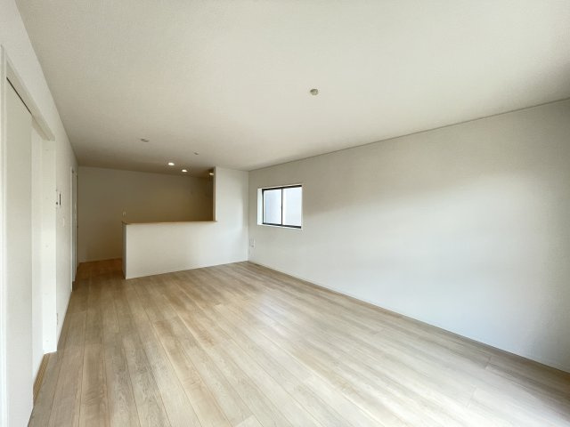 クレイドルガーデン八戸市江陽第8　4号棟の居間・リビング