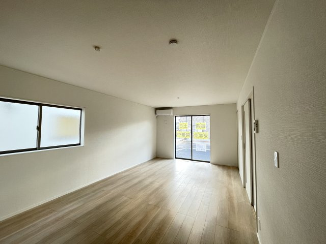 クレイドルガーデン八戸市江陽第8　4号棟の居間・リビング