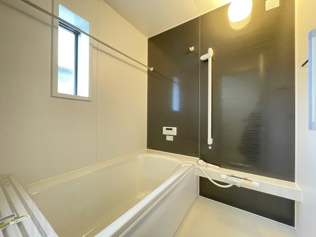 クレイドルガーデン八戸市江陽第8　4号棟の浴室