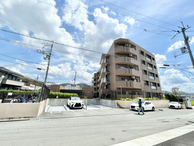 ライラ交野の外観|建物外観を気になさる方へ、見た目の良い物件です