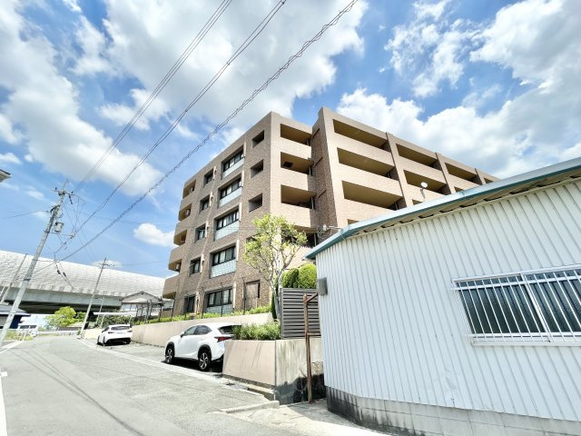 ライラ交野の外観|きれいな外観です