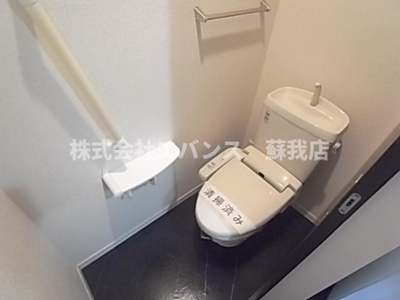 【トイレ】 | シャルム中央 | 清潔感のあるトイレです