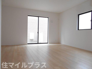 【居間・リビング】 | 福島市松川町沼袋新築一戸建て2棟 | ゆったり過ごせる居間です