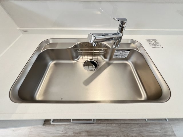 橿原市葛本町全4区画のキッチン|清潔感あふれるステンレスシンク