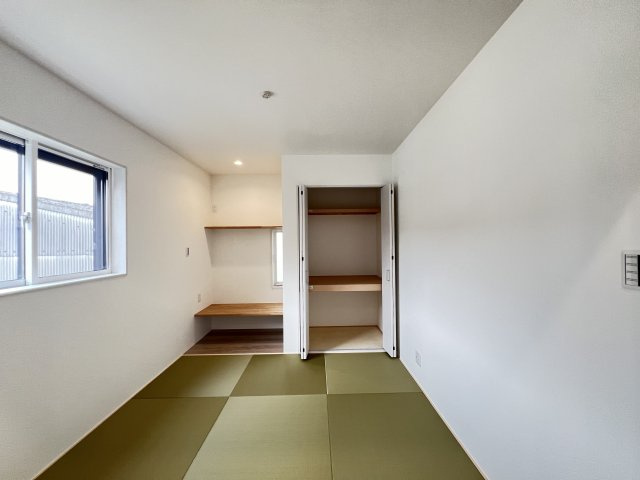 橿原市葛本町全4区画の和室|洋風和室5帖　押入収納付き