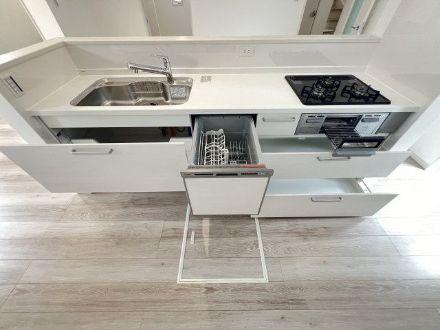 橿原市葛本町全4区画のキッチン|引き出し収納で使いやすいシステムキッチン