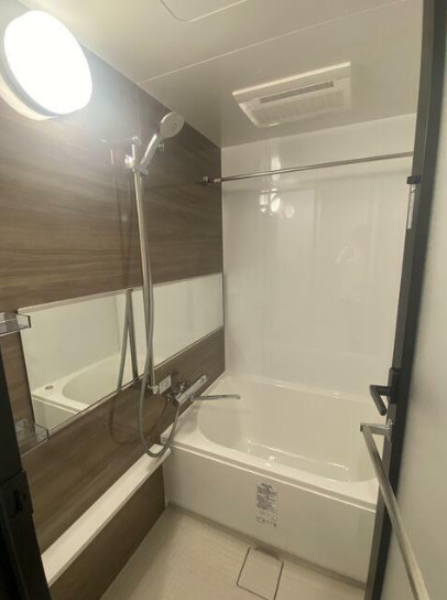 ガリシアレジデンス松陰神社　デザイナーズ　築浅　分譲賃貸　駅近の浴室