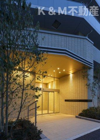 クレストフォルム柏サウスウイングのエントランス