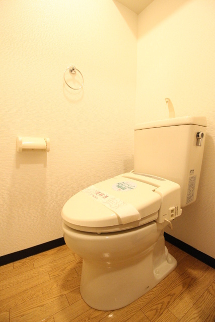 パークマンション旭駅前Ⅱのトイレ|嬉しい温水洗浄便座付き♪