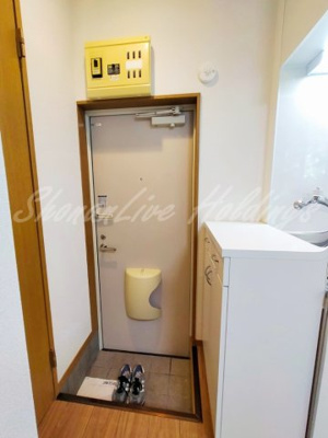 【玄関】 | スクイレル極楽寺 | 広々玄関♪