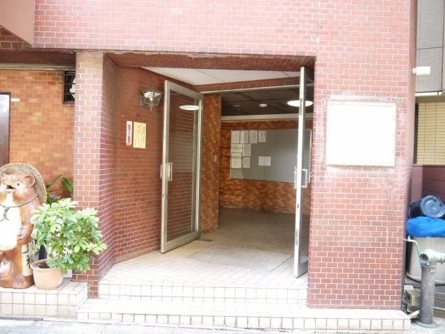 【エントランス】 | 日興パレス池袋 | タイル張りで大変キレイなエントランス。