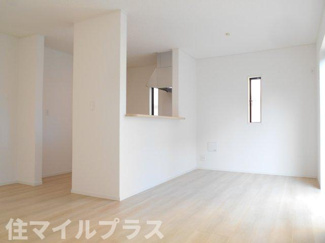 【居間・リビング】 | 郡山市富久山町福原新築一戸建て10棟 | ゆったり過ごせるリビングです