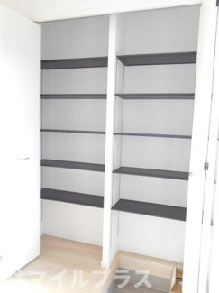 【玄関】 | 郡山市富久山町福原新築一戸建て10棟 | 収納もある玄関です