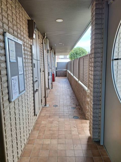 メゾン・ド・バレーのロビー|１階共用部廊下